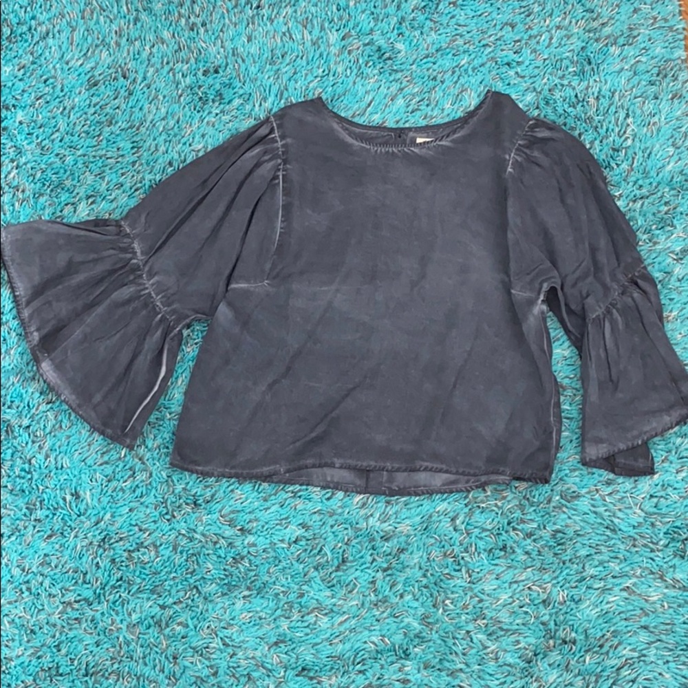 Hollister 3/4 bell sleeve top